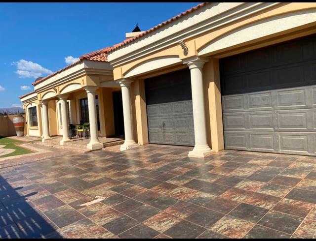 4 BEDROOM HOUSE FOR SALE IN CHROOM PARK